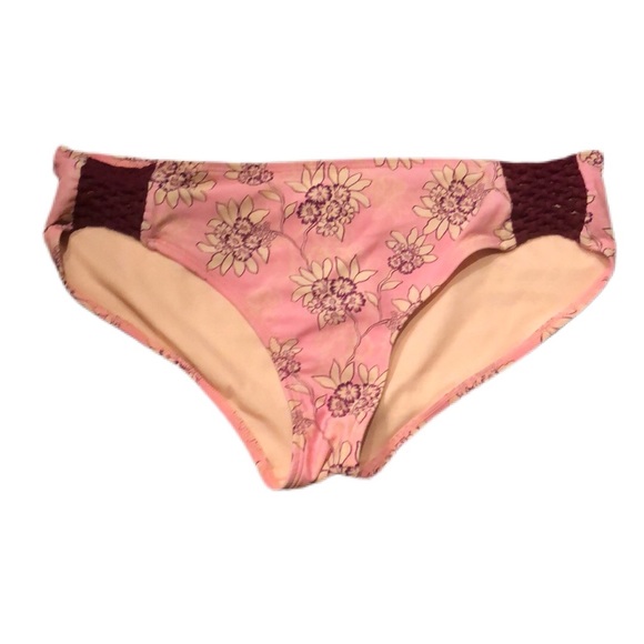 Women's Elevated Floral Groove Bikini - Picture 3 of 4
